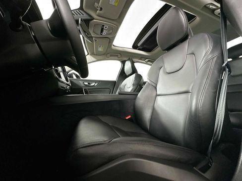 Used 2025 Volvo S60 B5 Core image 5