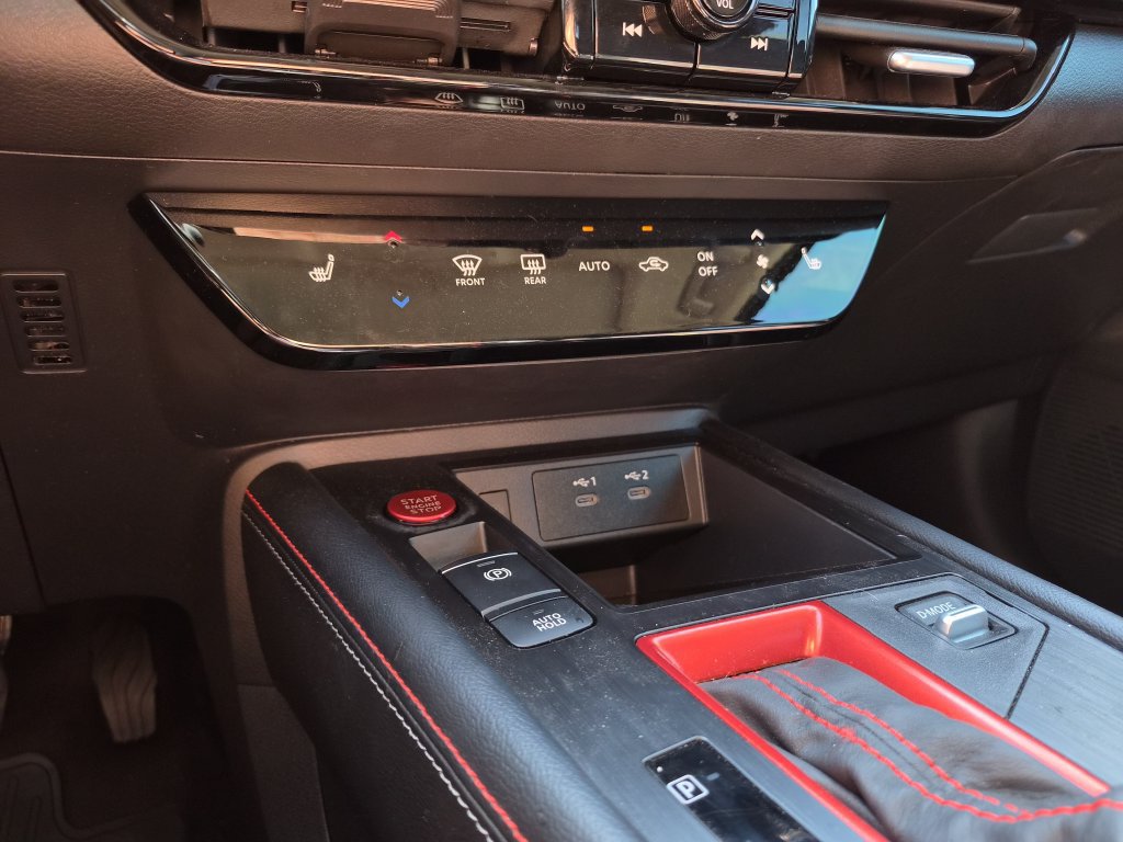 Certified 2025 Nissan Kicks SR w/ SR Premium Package FWD image 25
