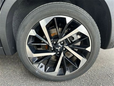 Used 2023 Mitsubishi Outlander SE image 10