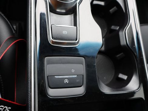 Used 2019 Ford Edge SEL w/ Equipment Group 201A image 10