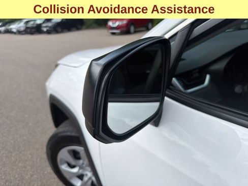 Used 2025 Toyota RAV4 LE AWD/4WD image 7
