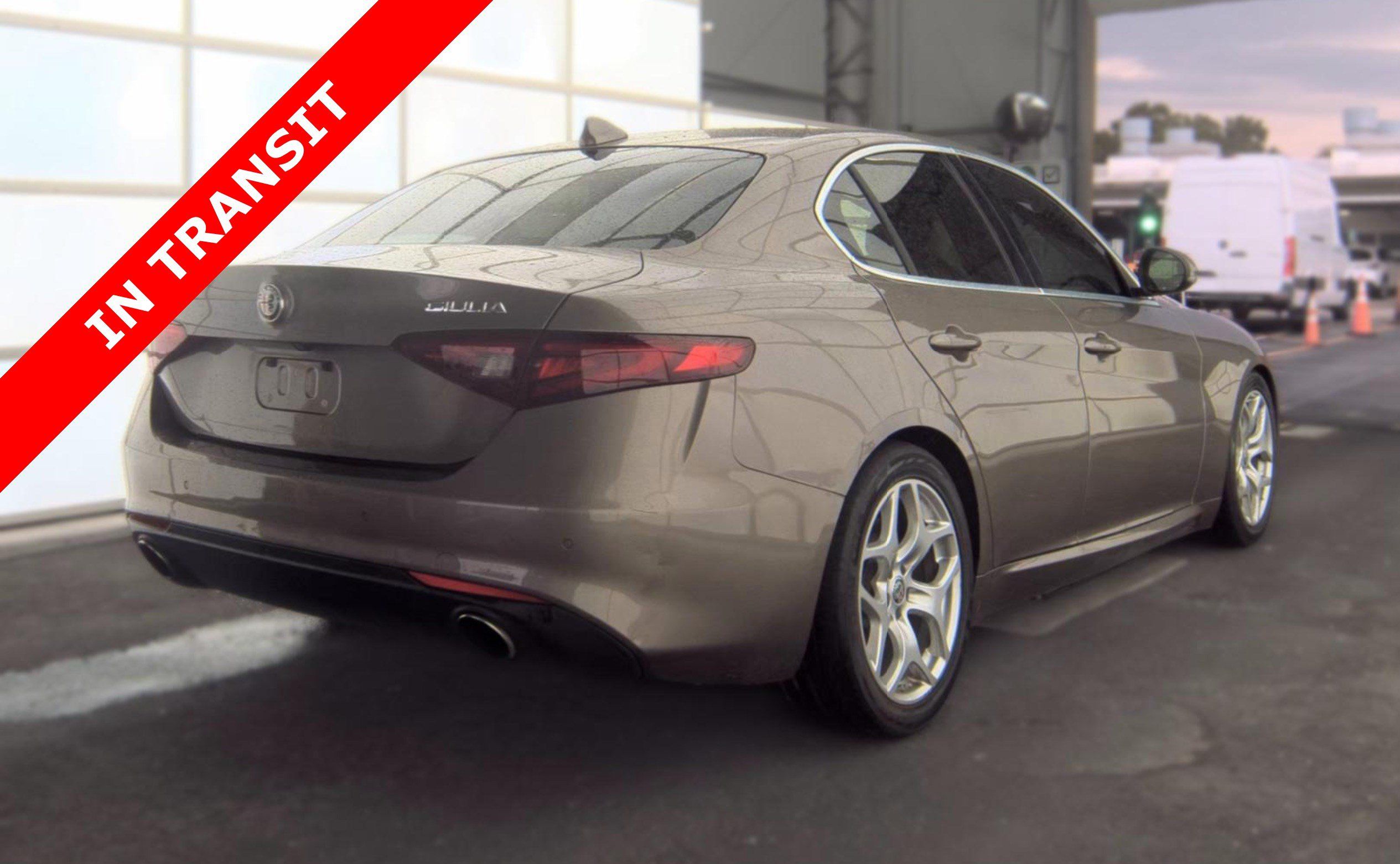 Used 2019 Alfa Romeo Giulia Ti RWD image 4