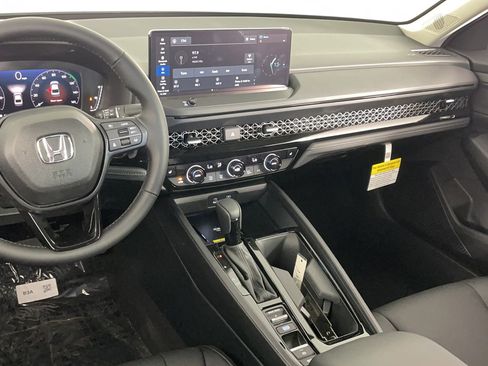 New 2025 Honda Accord EX-L image 17