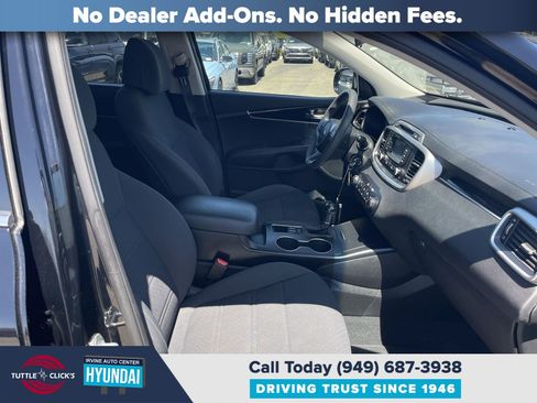 Used 2017 Kia Sorento FWD image 19