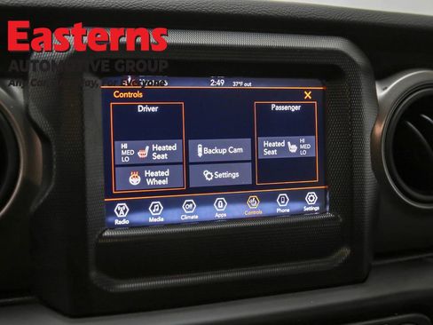 Used 2023 Jeep Wrangler Unlimited w/ Dual Top Group image 19