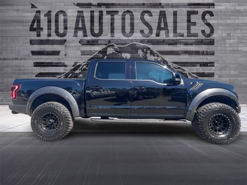 Used 2017 Ford F150 Raptor w/ Equipment Group 802A Luxury AWD/4WD image 2