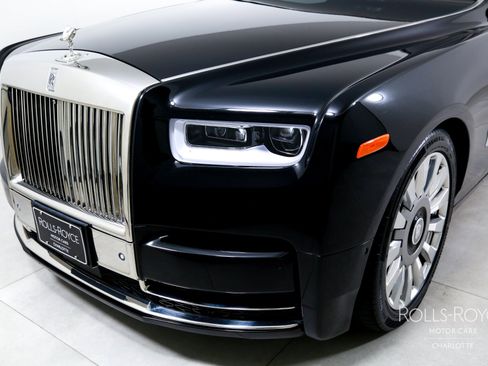 Used 2020 Rolls-Royce Phantom Sedan RWD image 45