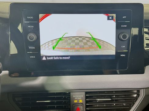Used 2025 Volkswagen Jetta SE FWD image 25