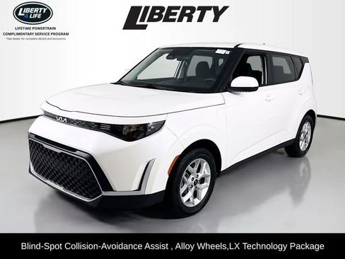 Used 2025 Kia Soul LX w/ LX Technology Package image 3