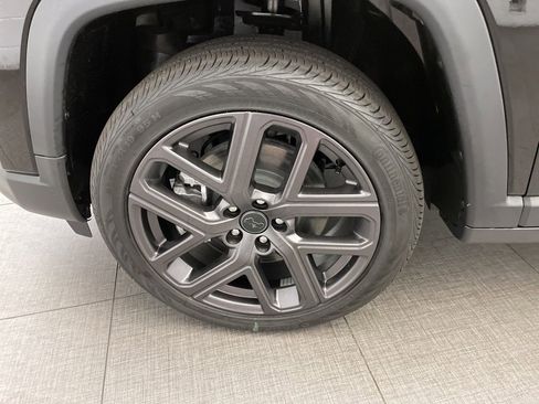 New 2026 Jeep Compass Latitude image 8