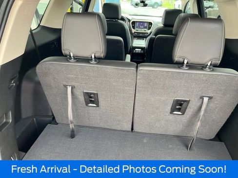 Used 2020 GMC Acadia Denali w/ GMC Pro Grade Package AWD/4WD image 9