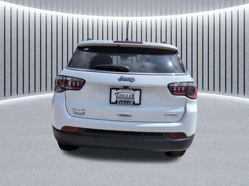 New 2026 Jeep Compass Latitude AWD/4WD image 12
