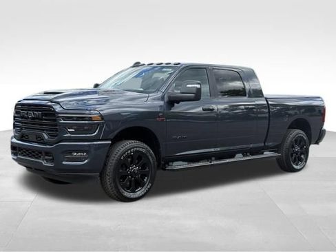 New 2026 RAM 2500 Laramie AWD/4WD image 3