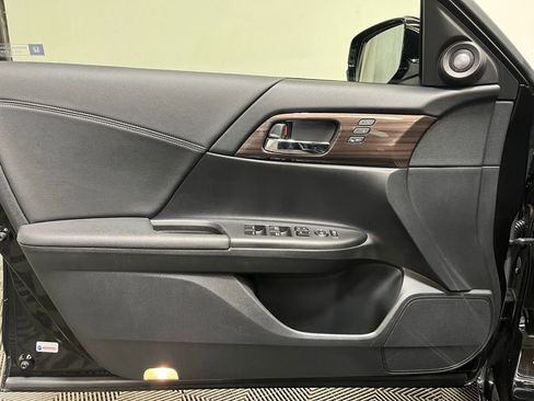 Used 2017 Honda Accord EX-L image 13