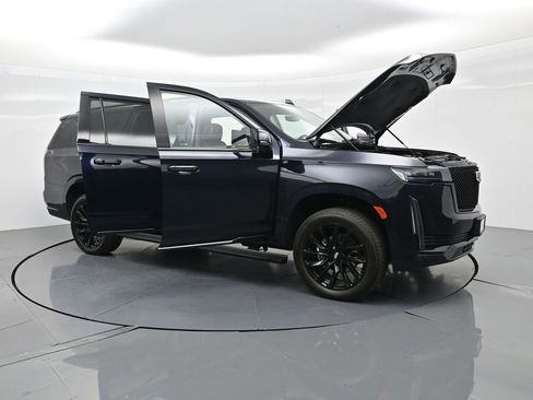 Used 2023 Cadillac Escalade ESV Sport Platinum w/ LPO, ONYX Package image 46