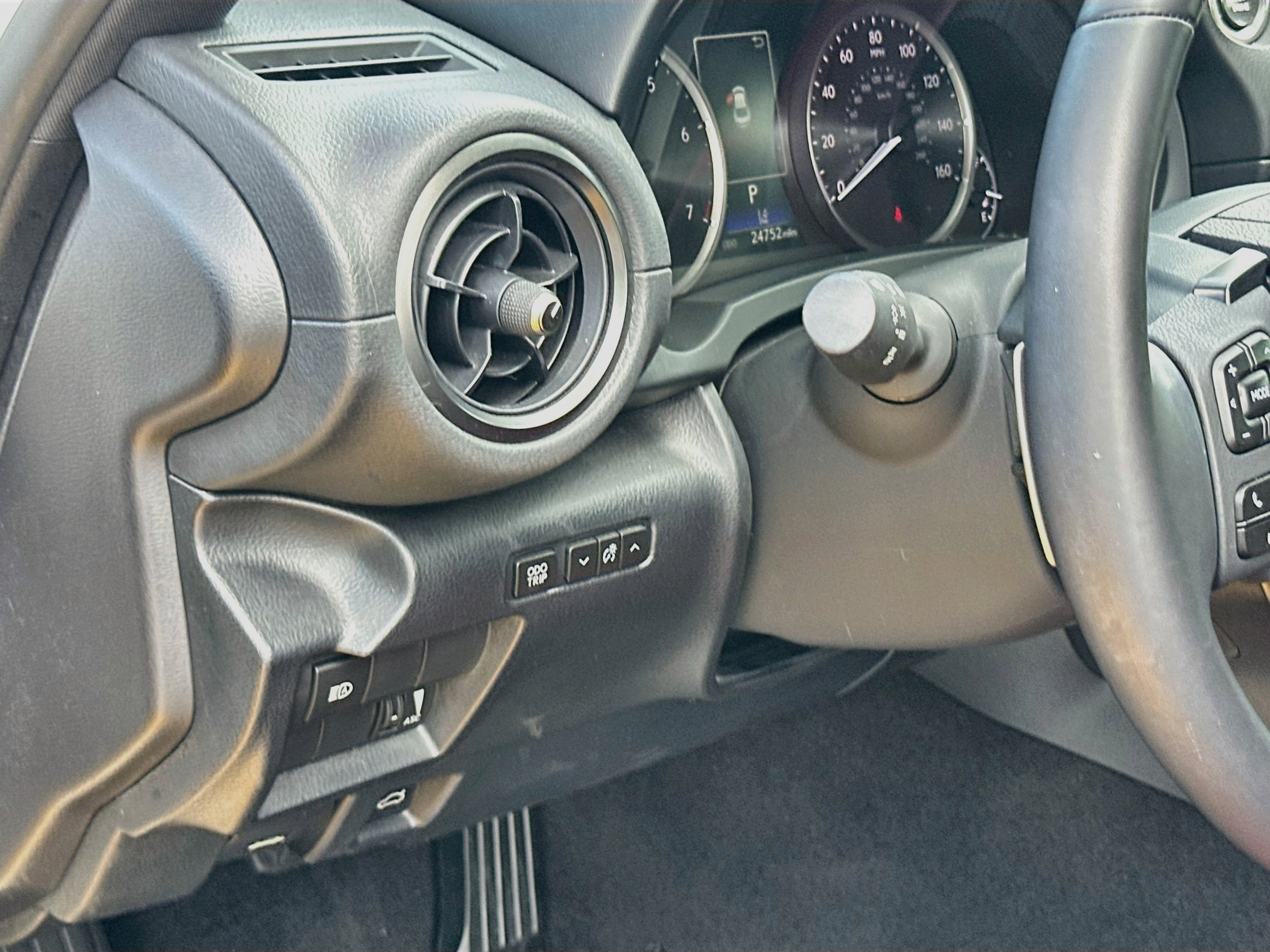 Used 2024 Lexus IS 350 F Sport RWD image 10