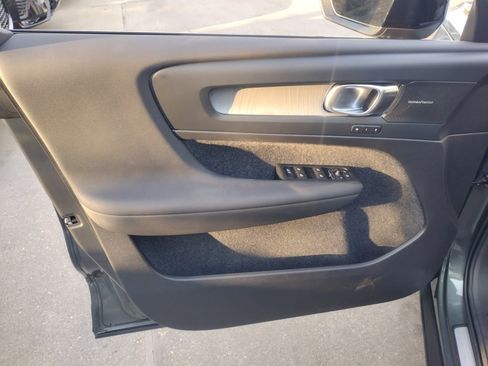 New 2026 Volvo XC40 B5 Ultra w/ Climate Package image 7