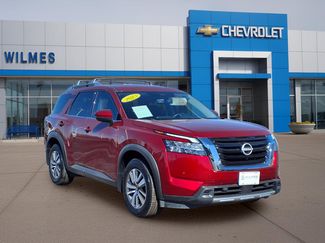 Used 2023 Nissan Pathfinder SL video 1