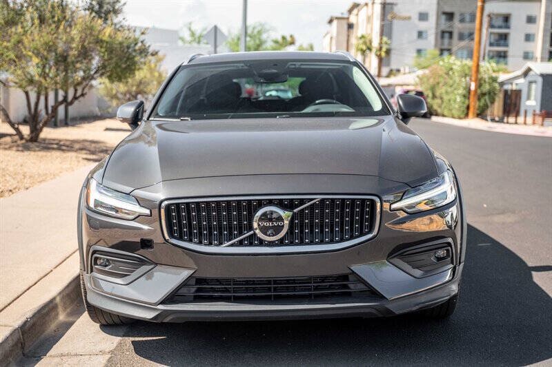 Used 2025 Volvo V60 B5 Cross Country Plus AWD/4WD image 8