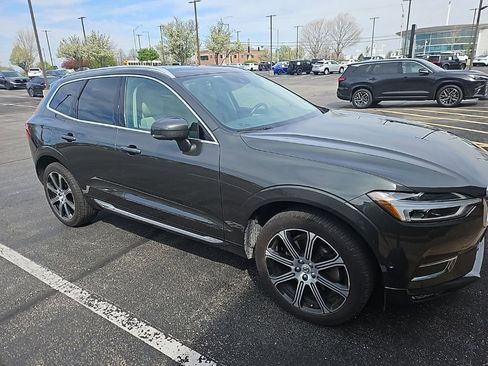 Used 2018 Volvo XC60 T6 Inscription w/ Luxury Seat Package image 2