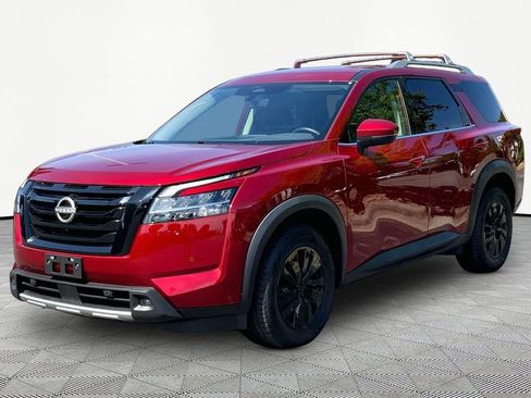 Used 2023 Nissan Pathfinder SL w/ Lighting Package (N92) AWD/4WD image 3