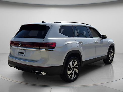 Certified 2026 Volkswagen Atlas SE w/ Panoramic Sunroof Package FWD image 6