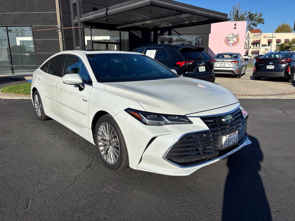 Used 2021 Toyota Avalon Limited w/ Advanced Safety Package FWD image 2