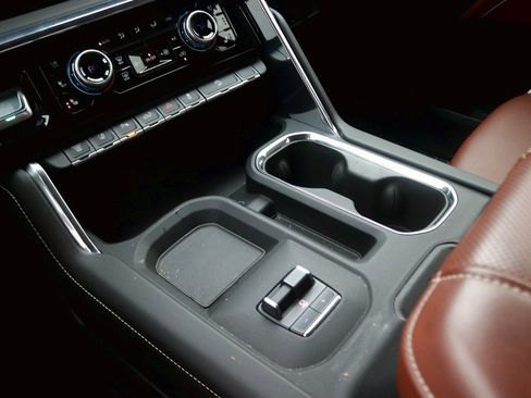 Used 2024 GMC Sierra 2500 Denali Ultimate image 21