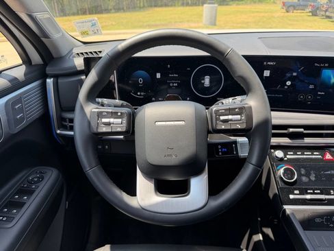 Used 2025 Hyundai Santa Fe Limited FWD image 18