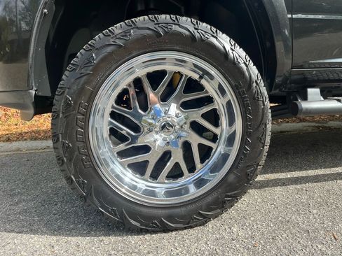 Used 2018 RAM 2500 Big Horn w/ Sport Appearance Group image 9