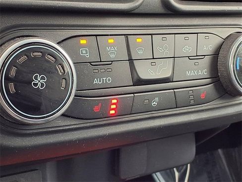 Certified 2023 Ford Maverick XLT w/ XLT Luxury Package image 6