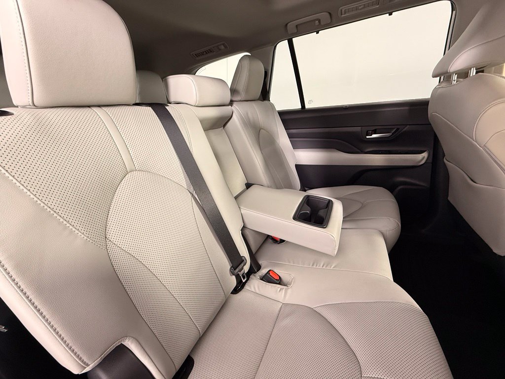 Certified 2026 Toyota Grand Highlander AWD image 24