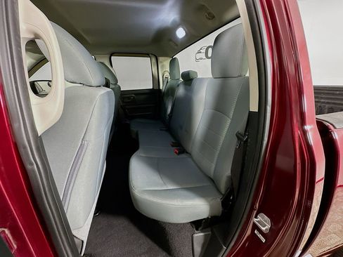 Used 2018 RAM 1500 Express image 28