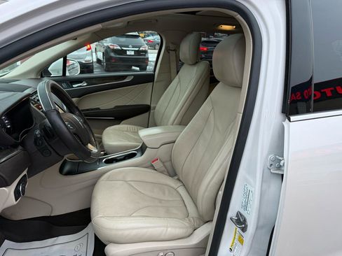 Used 2019 Lincoln MKC Reserve image 9