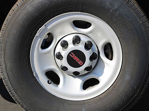 Used 2024 GMC Savana 2500 w/ Driver Convenience Package image 28