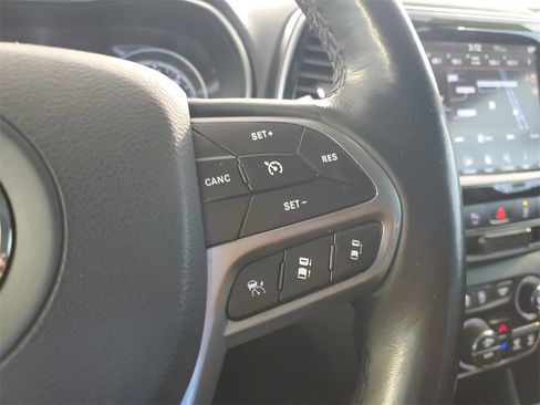 Used 2019 Jeep Cherokee Limited w/ Luxury Group image 20