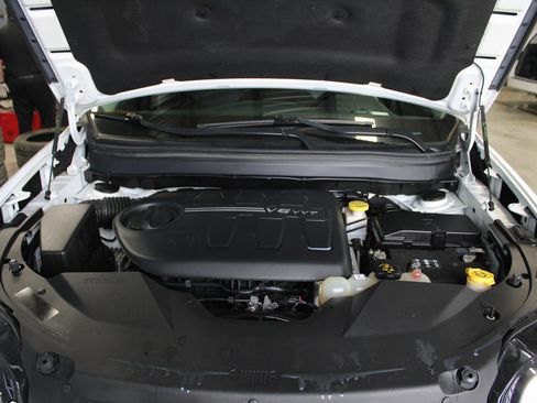 Used 2020 Jeep Cherokee Limited image 15