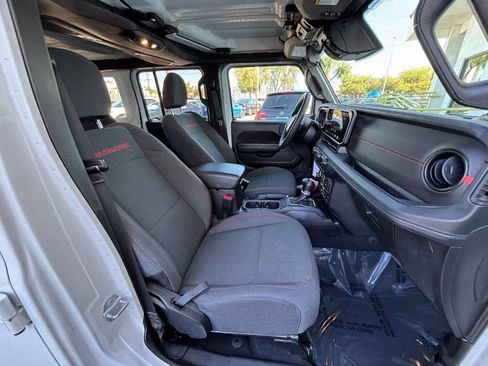 Used 2025 Jeep Wrangler Unlimited Rubicon AWD/4WD image 30