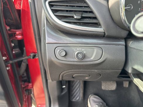 Used 2021 Buick Encore Preferred image 18