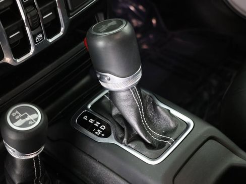 Used 2022 Jeep Wrangler Unlimited Sahara w/ LED Lighting Group AWD/4WD image 6