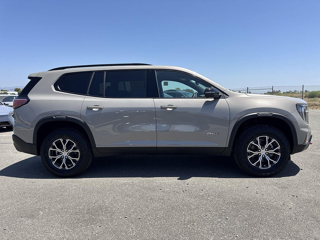 New 2026 GMC Acadia AT4 w/ Luxury Package AWD/4WD image 3