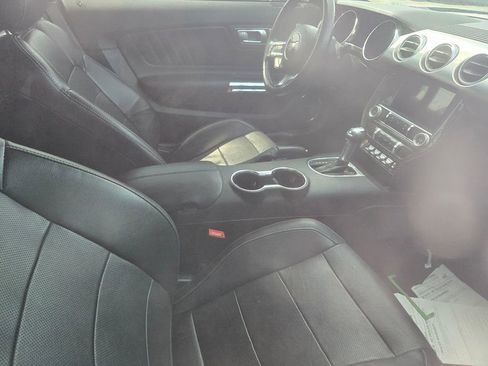 Used 2019 Ford Mustang Premium image 4
