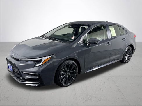 Used 2026 Toyota Corolla SE w/ SE Package FWD image 2