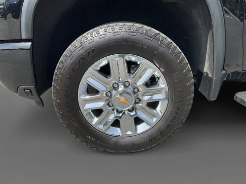 Used 2024 Chevrolet Silverado 2500 High Country w/ High Country Premium Package AWD/4WD image 13