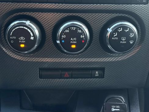 Used 2011 Dodge Challenger R/T w/ Electronics Convenience Group RWD image 28