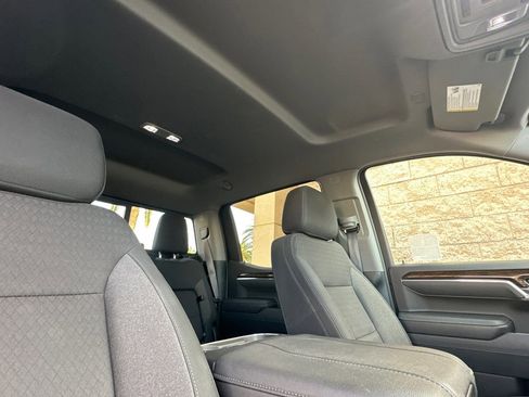 Certified 2025 GMC Sierra 1500 Elevation w/ Preferred Package image 17