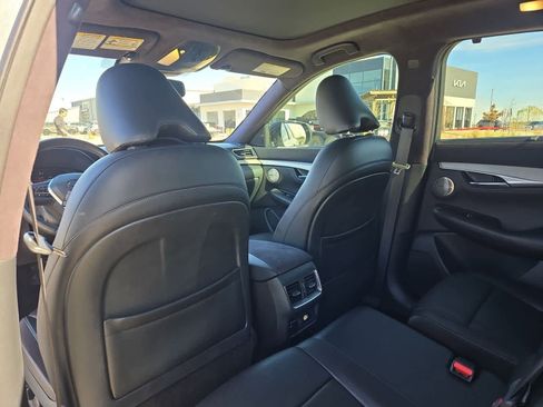Used 2019 INFINITI QX50 Essential w/ Sensory Package image 18