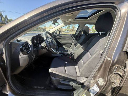 Used 2016 MAZDA MAZDA3 i Touring w/ Popular Equipment Package FWD image 10
