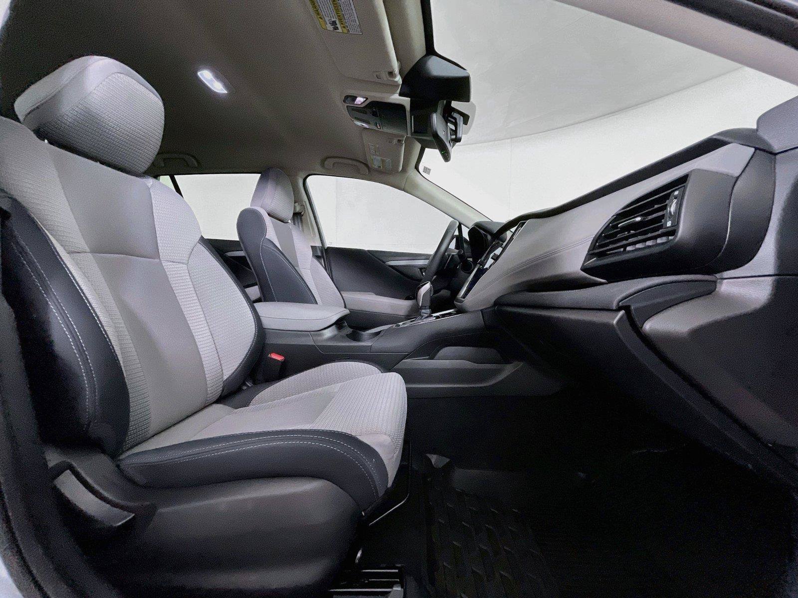 Used 2025 Subaru Outback Premium w/ Popular Package #1A AWD/4WD image 30