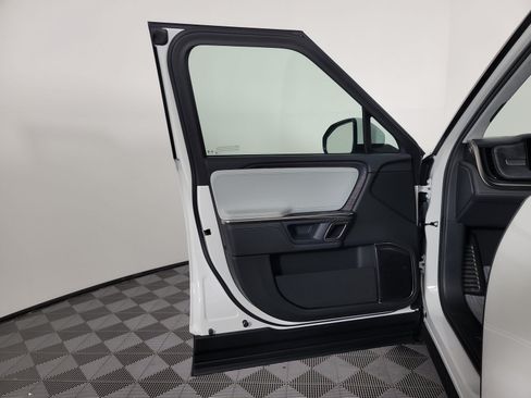 Used 2024 Rivian R1S Adventure AWD/4WD image 16